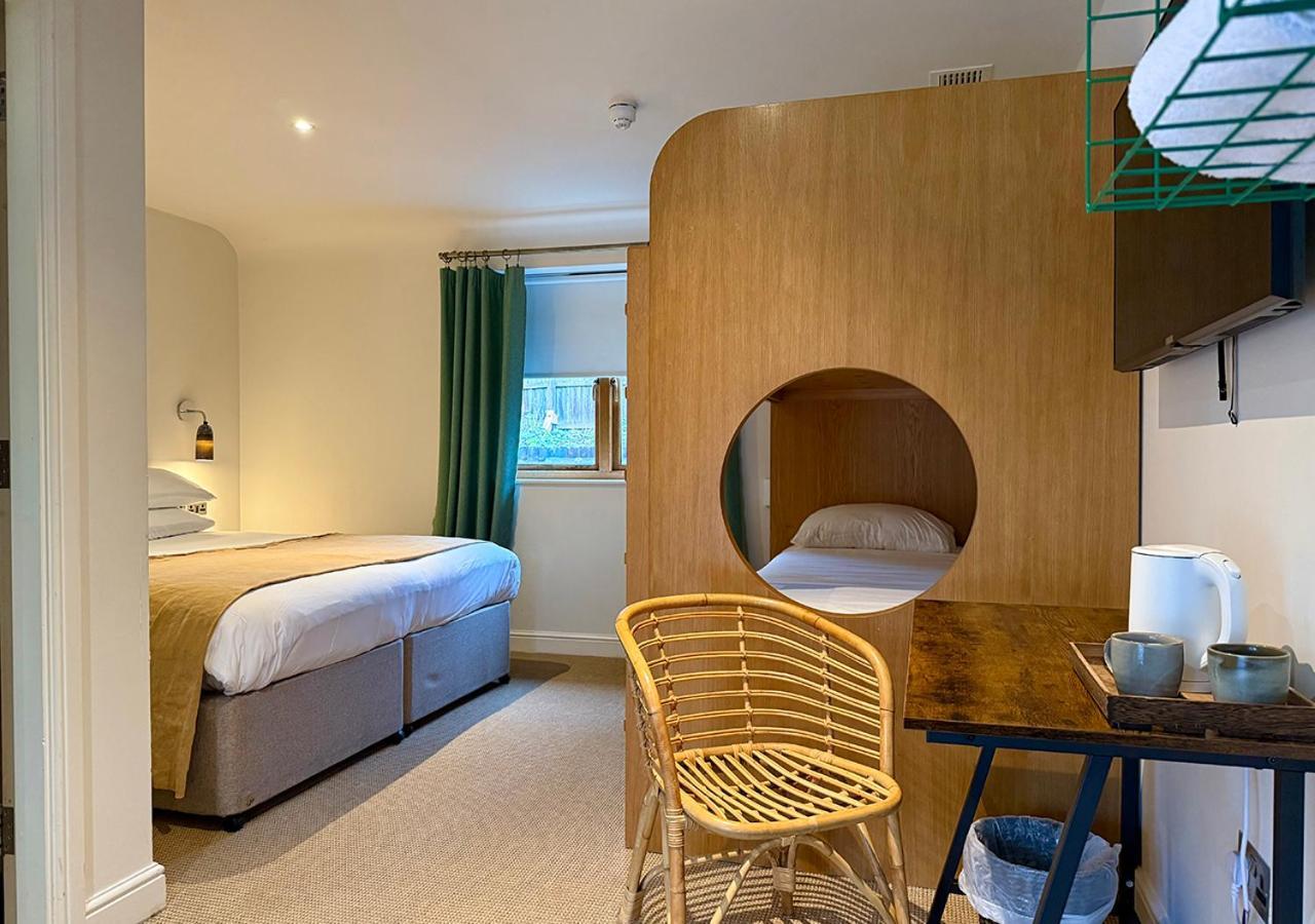 Hotel The Ridings At Theobalds Park Goff's Oak Exterior foto
