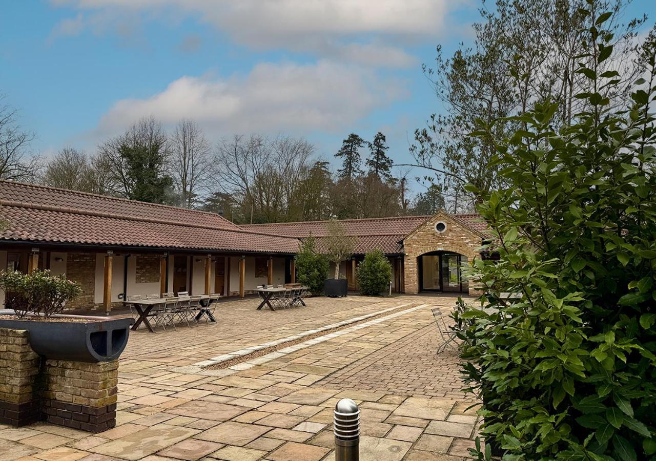 Hotel The Ridings At Theobalds Park Goff's Oak Exterior foto